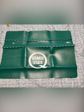 Vintage New Quaker State Motor Oil USA Green Mechanics Fender Cover Epco USA